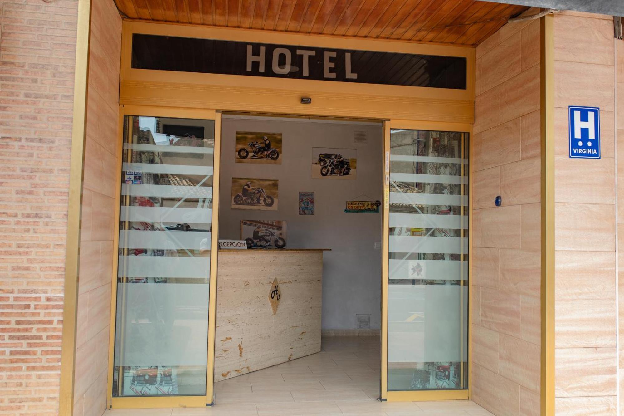 Hostal Virginia Favareta Exterior foto